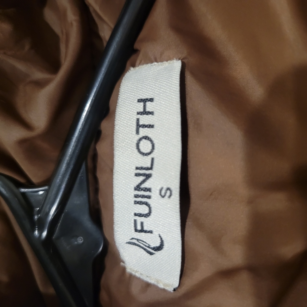 Cropped Vest - Picture 3 of 3